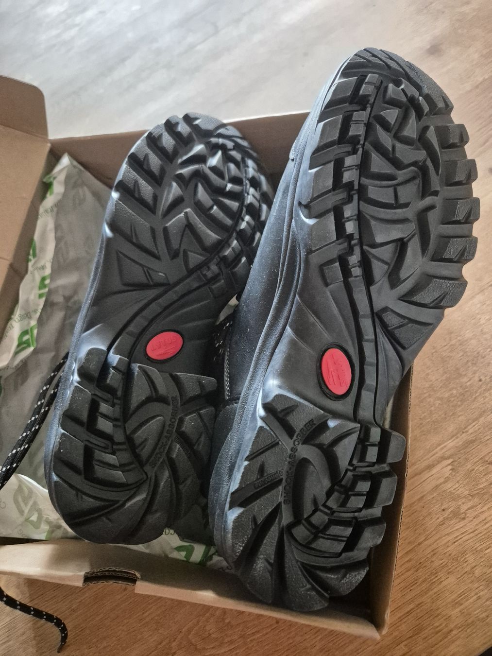 Chaussures hommes: Lytos robuste Arbeits- und Wanderschuh, Gr. 43, schwarz – Neuf avec emballage d'origine à Pfungen par Sonnestern 1