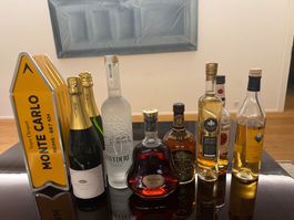 9 Fl. Belvedere Vodka, Hennessy x.o. Chivas, Champagner usw