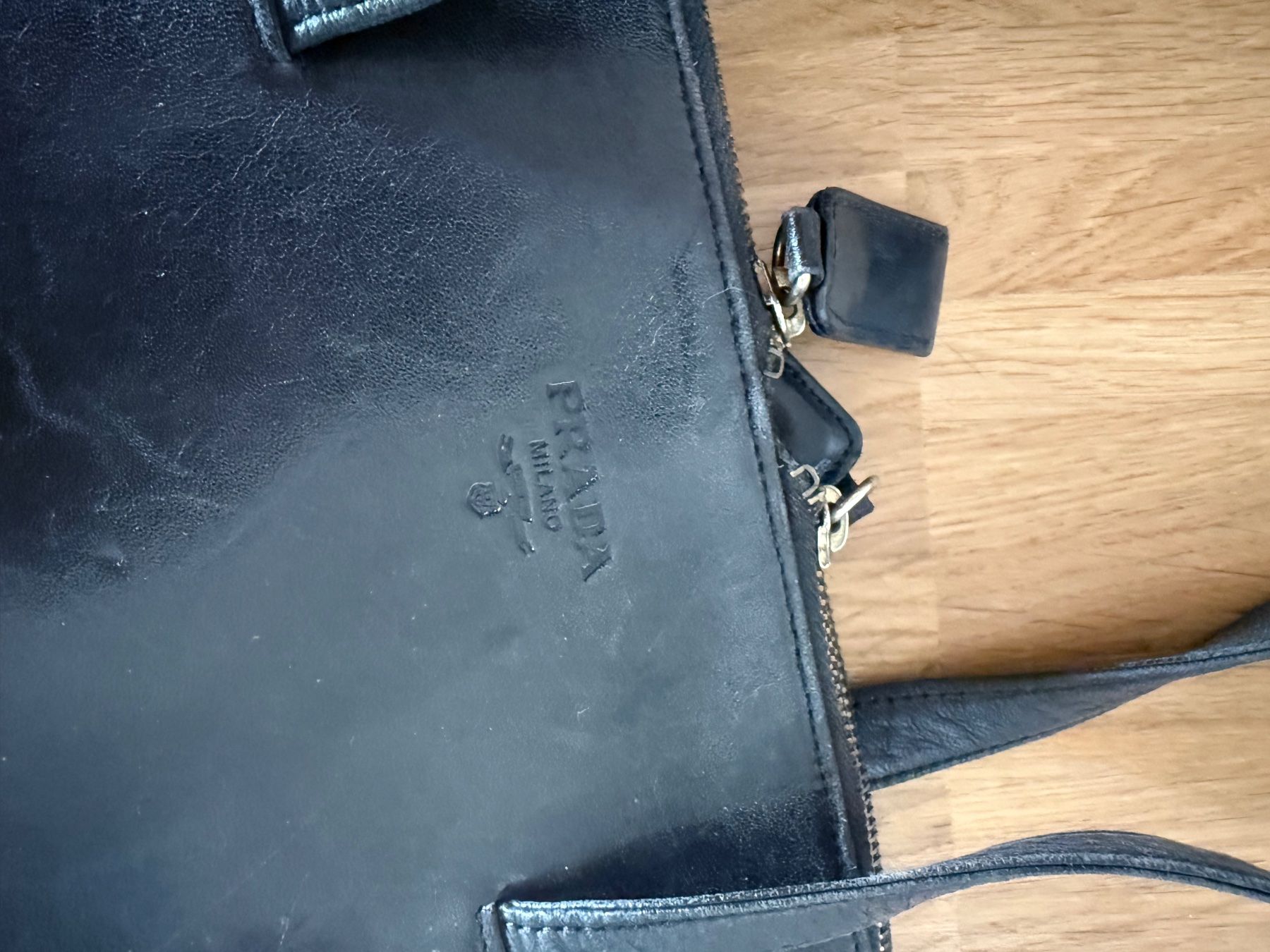 Prada Borse: Prada Vintage 90er Leder Handtasche schwarz – Usato da Riehen venduto da Verkaufen21 1