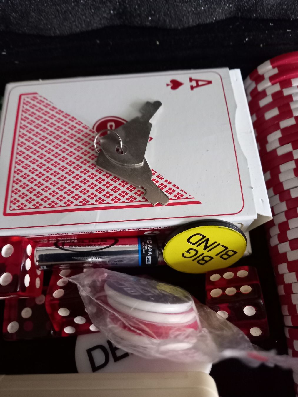 Spiele: Poker Koffer mit Chips, Karten, Timer, gebraucht – Gebraucht aus Heerbrugg von Domino_1645 1