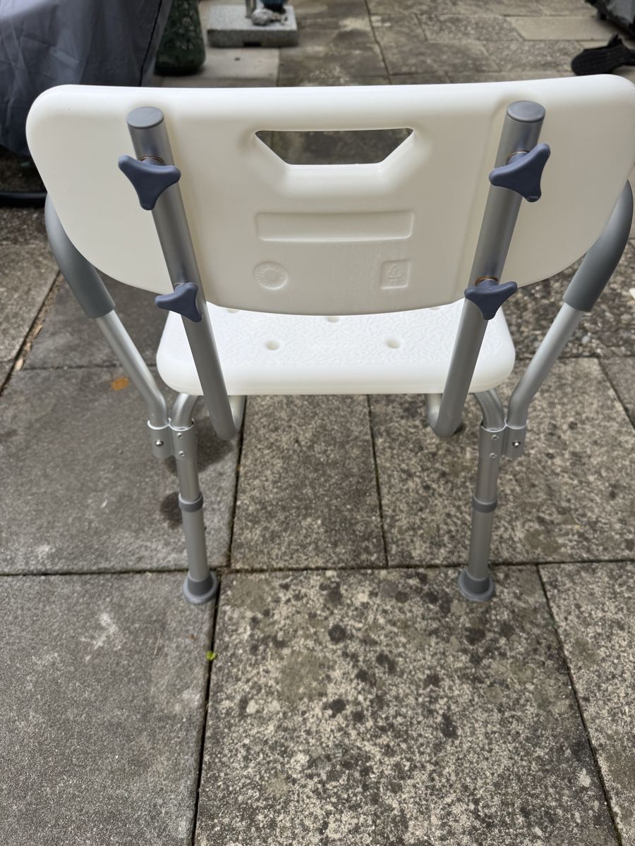 Hocker: Duschstuhl/ Hocker – Gebraucht aus Windisch von Mordio 1