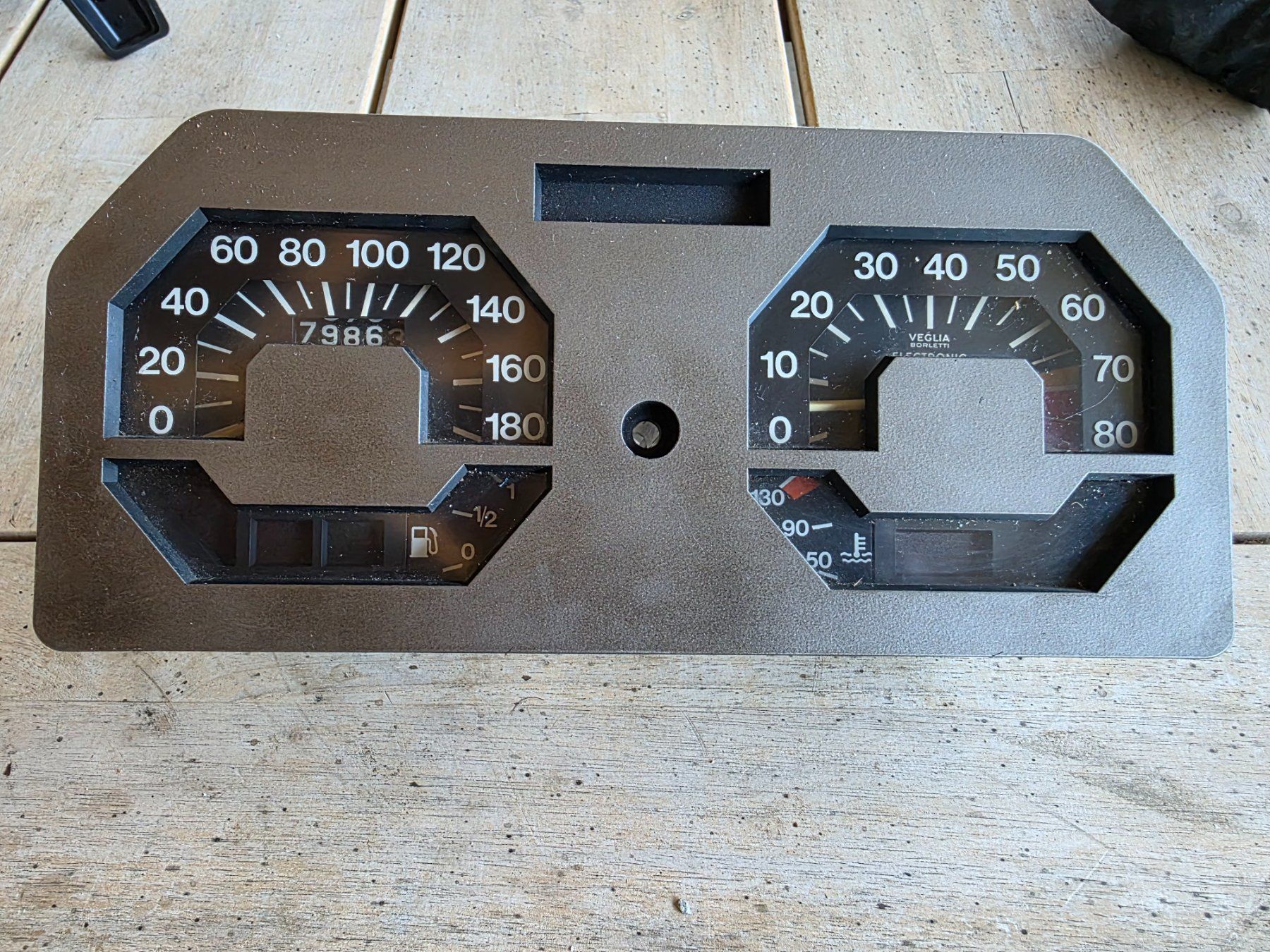 Fiat Tutti pezzi di ricambio auto: Auto Ersatzteil Tachometer Youngtimer evtl. Fiat 127 – Usato da Walterswil BE venduto da Lonitti