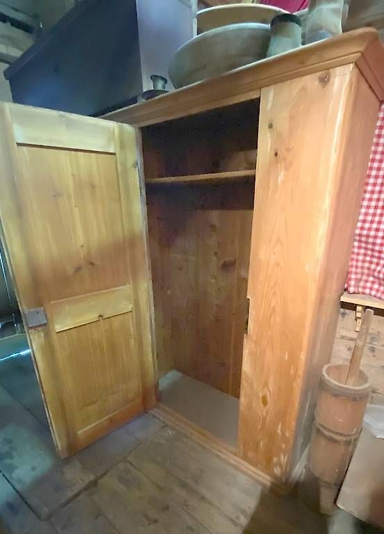 Schränke: Antiker Bauernschrank, Tanne – Gebraucht aus Illnau von S_haesli 1
