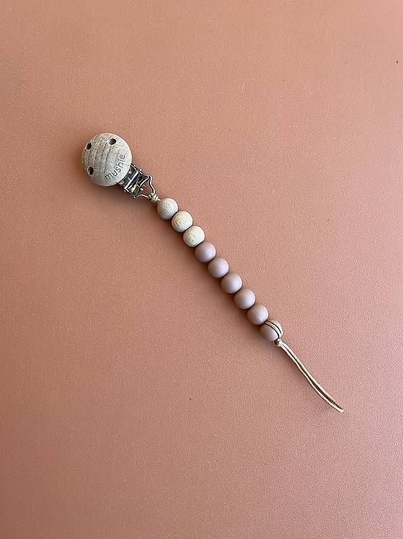 Succhiotti & catenelle porta ciuccio: Mushie Schnullerkette – Usato da Cham venduto da nininanana