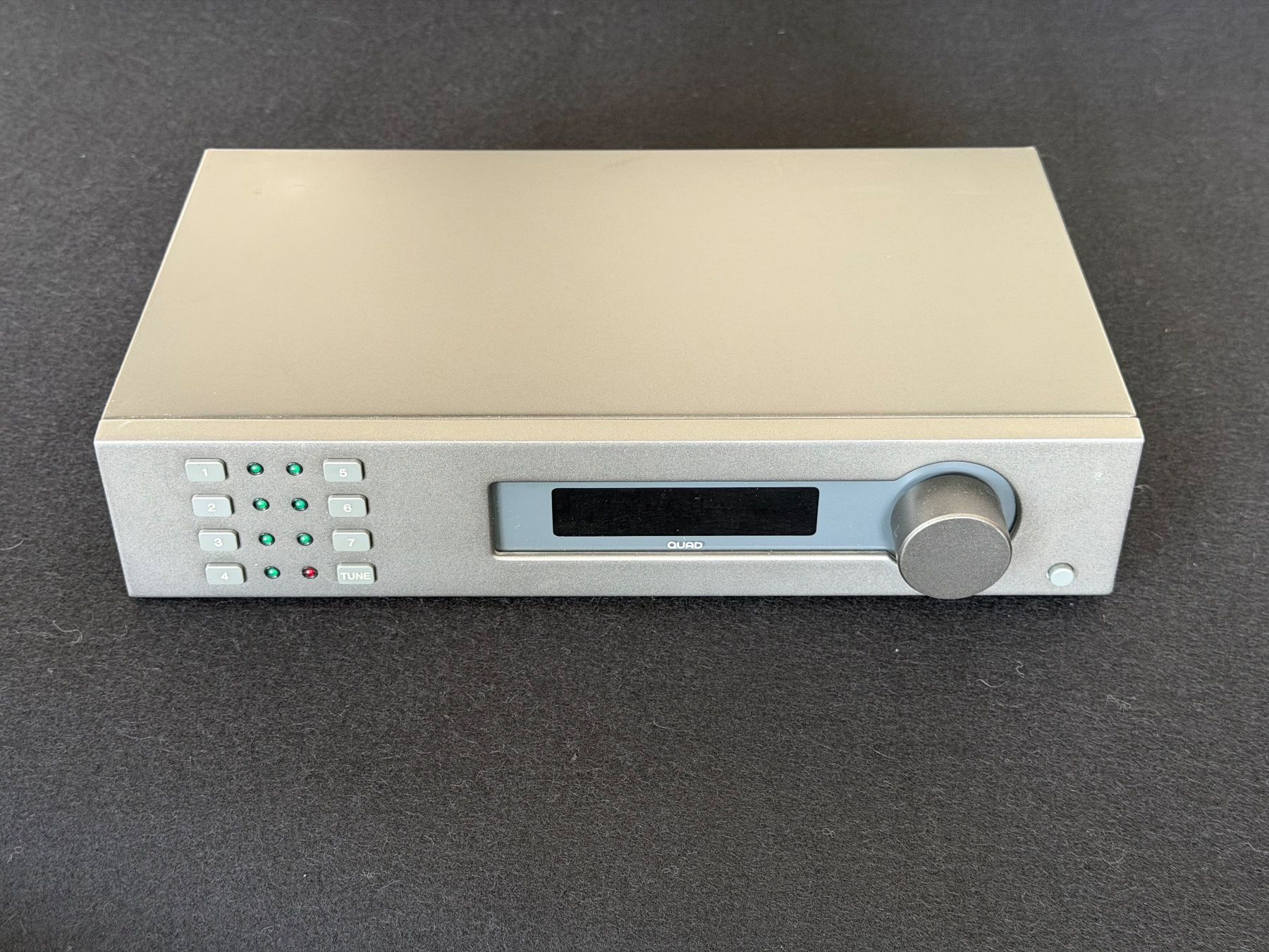Quad Radio: QUAD FM4 TUNER / S.NR. Q 027068 – Usato da Zürich venduto da torvik