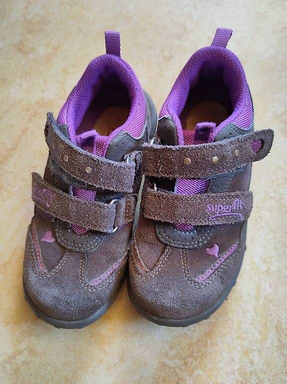 Scarpe per ragazze: Schuhe Superfit Grösse 28 – Usato da Igis venduto da Ricema