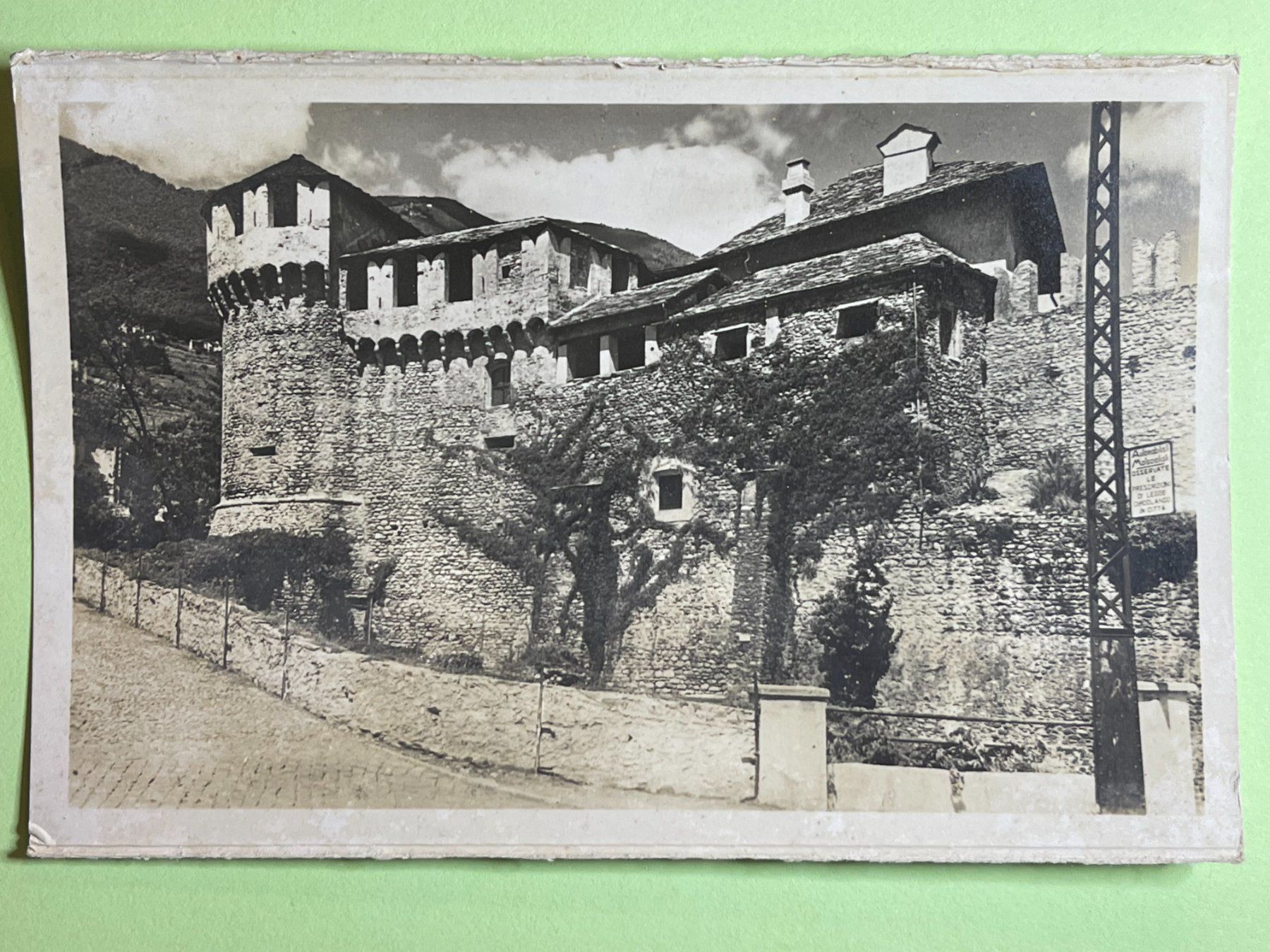 Cartes postales: Locarno, Castello dei Visconti – D'occasion à Steg VS par _vinci_