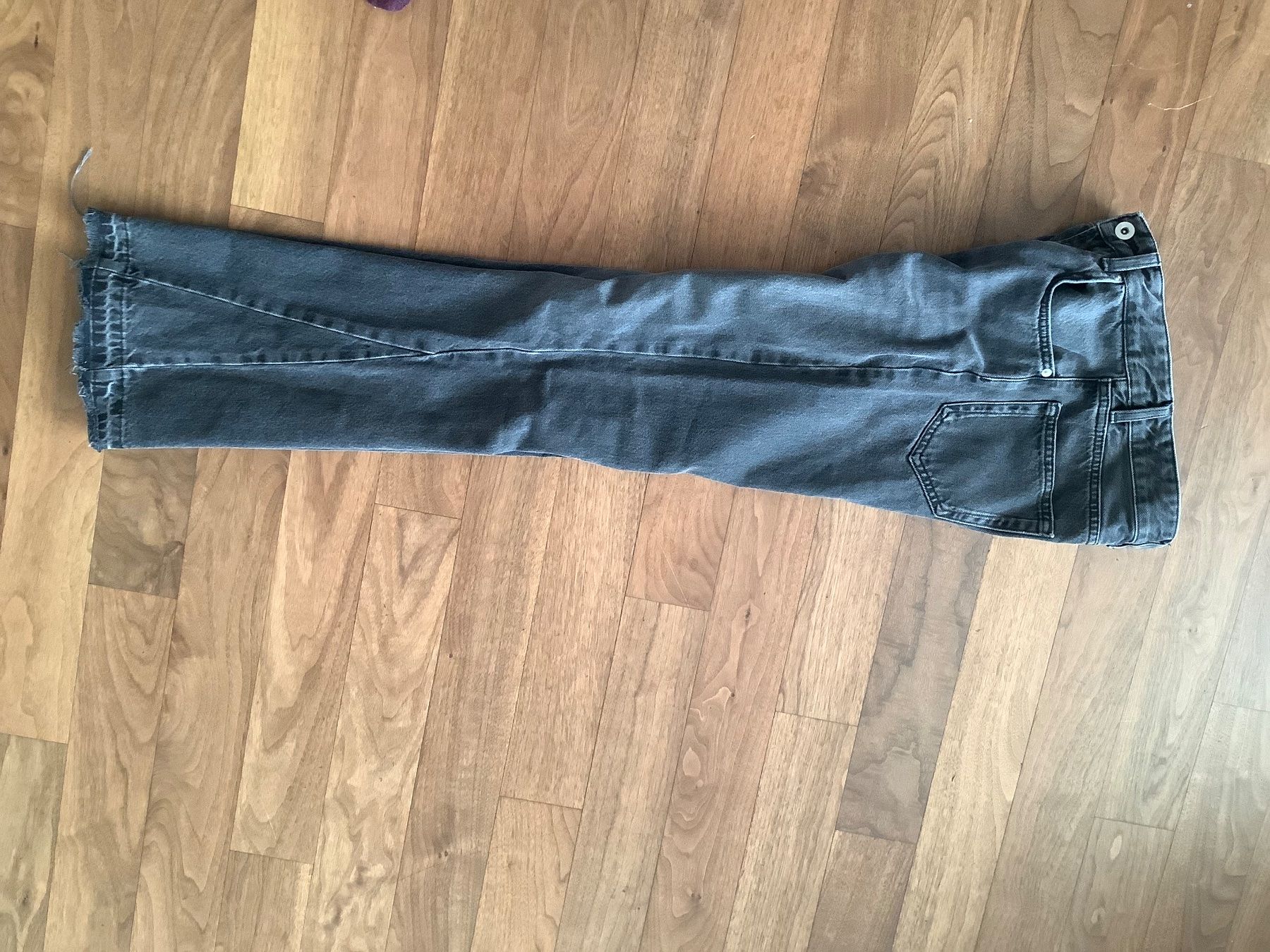 Zara Jeans: Zara Flared Jeans – Gebraucht aus Zumikon von malvy19 3
