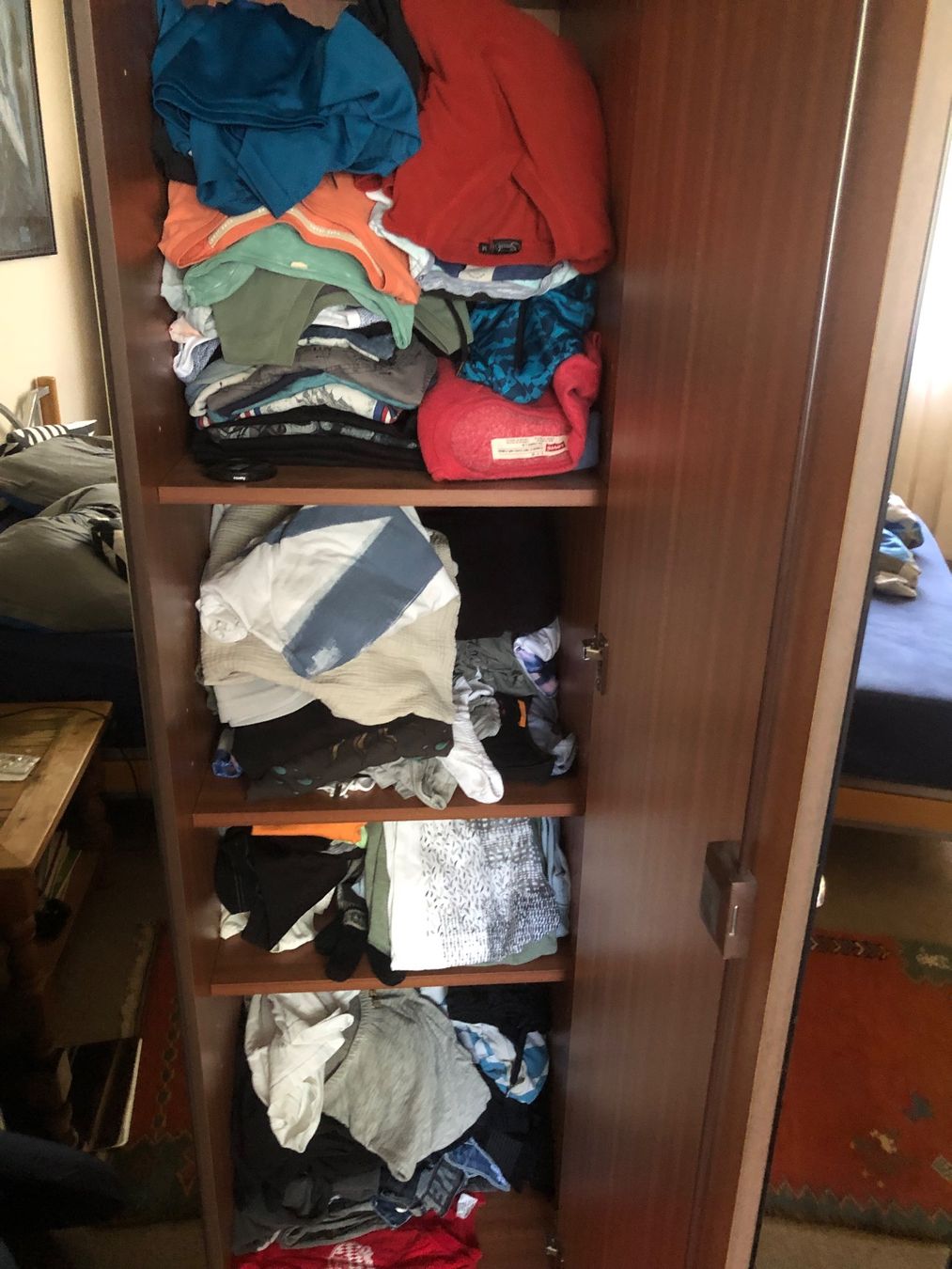 Armadi: Kleiderschrank mit Spiegeltüren – Usato da Birsfelden venduto da Gondos 4