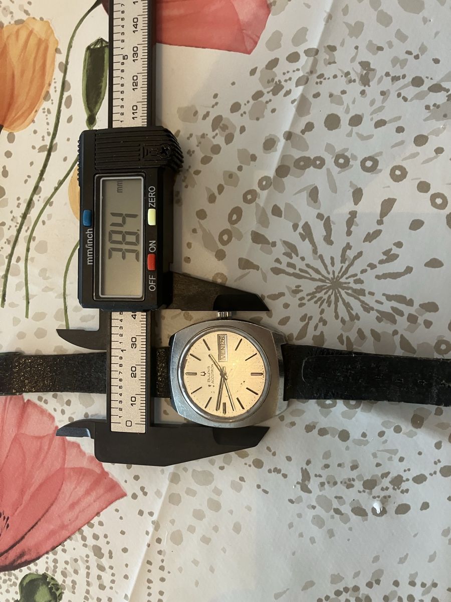 Bulova Uhren: Bulova accutron  – Defekt aus Fribourg von Snoopy-Mousi 8