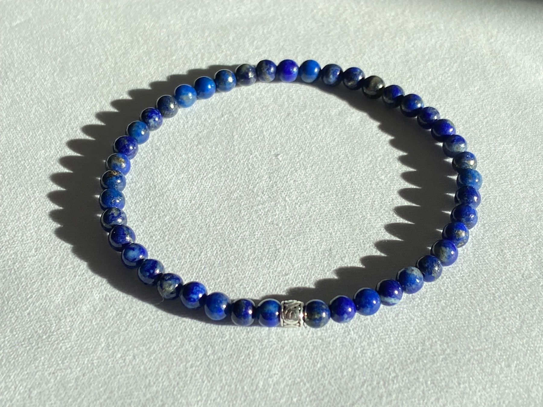 Bracciali & Braccialetti: Edelstein Armband Lapislazuli mit Silber auf Mass – Nuovo e nell'imballaggio originale da Zuzwil SG venduto da Lemliskat 2