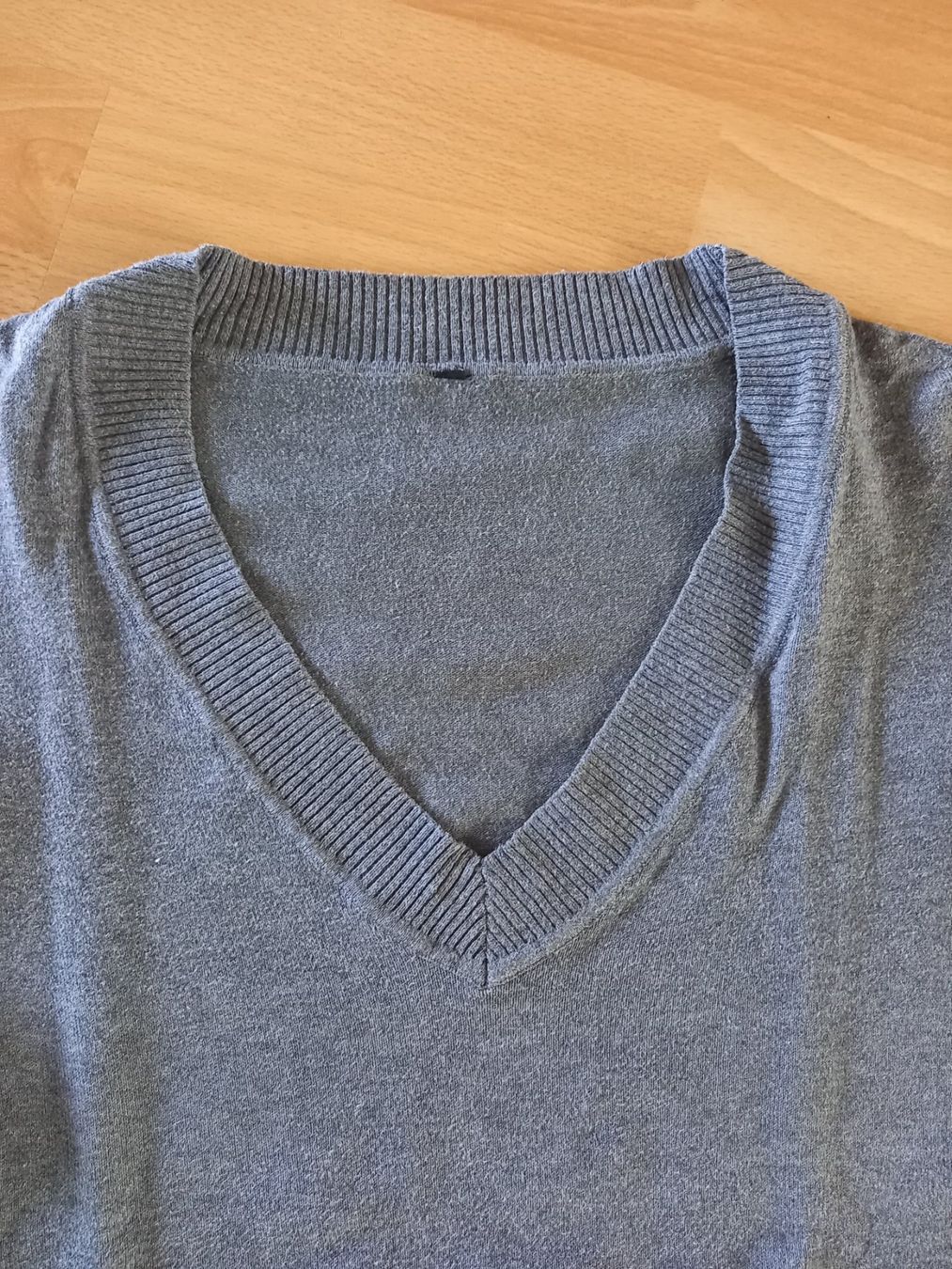 Pullover & Sweatshirts: 3er-Set Damenpullover mit V-Ausschnitt, ca. Gr. M – Gebraucht aus Obernau von Corolli 2