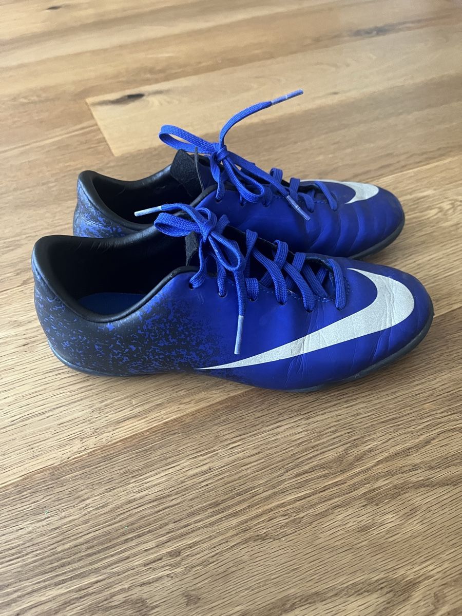 Nike Schuhe für Jungen: Fussballschuhe - 3 Paar  – Gebraucht aus Egg b. Zürich von Camila80 4