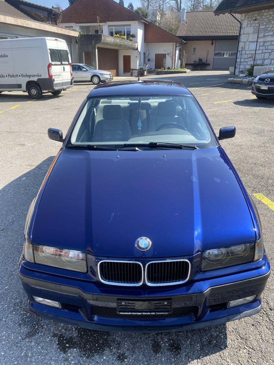 BMW Autos: BMW 320i M- Paket – D'occasion à Büren an der Aare par twostrokeguy 1
