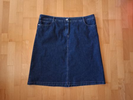 Jeansrock dunkelblau, Gr.48, neuwertig