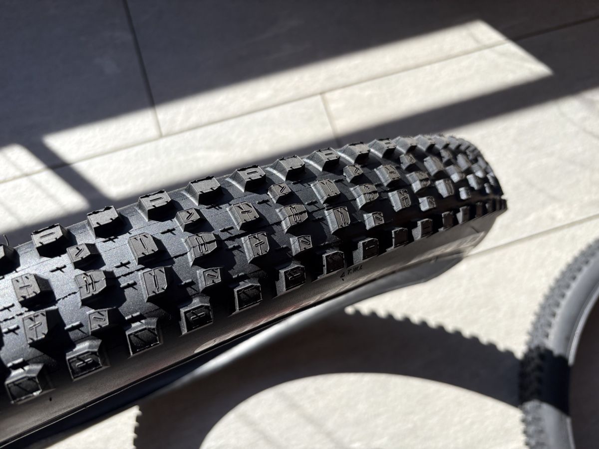 Maxxis Pneus & Kompletträder: MAXXIS Dissector & Rekon / 29x2.4 – Neu und originalverpackt aus Uster von MorlockS 4