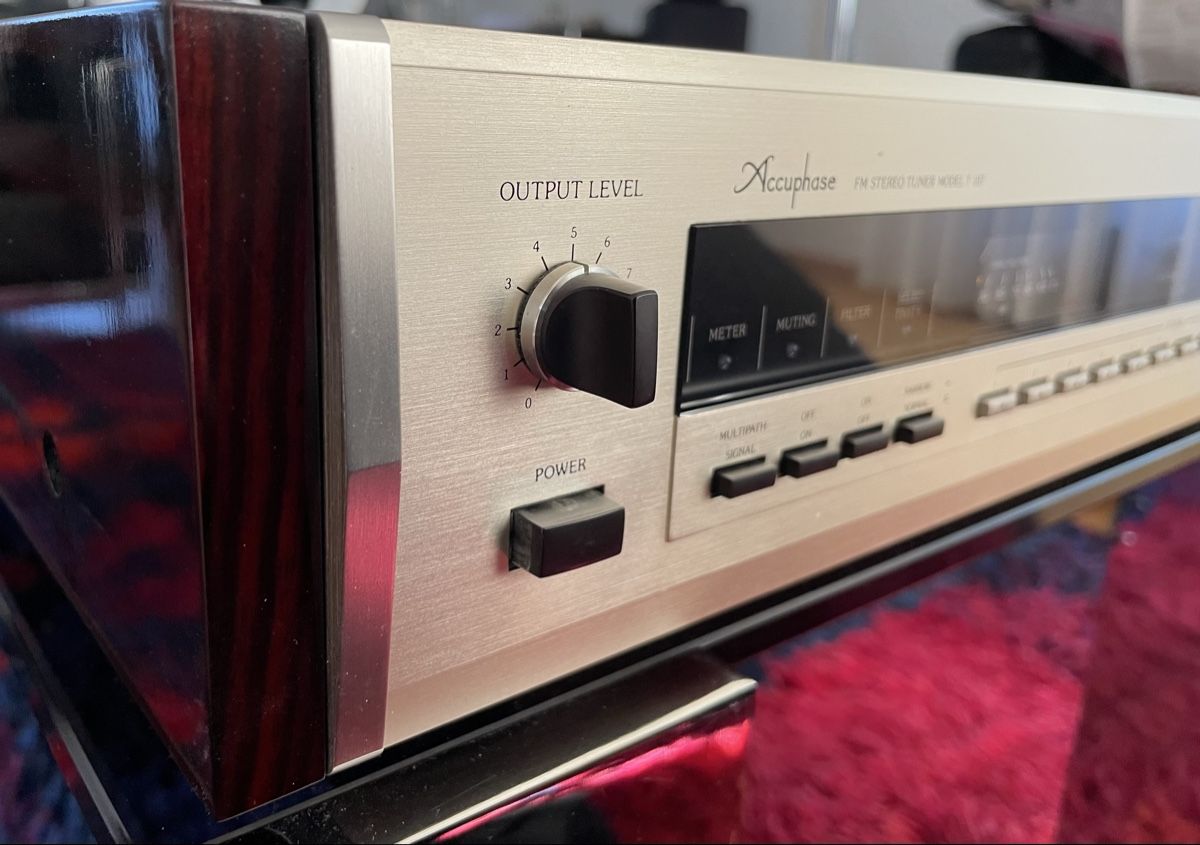 Radio: Accuphase Synthesizer UKW Stereo Tuner – Usato da Lotzwil venduto da Schlafwolle