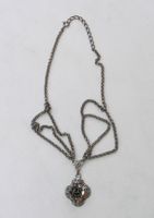 Silberne Kette mit Rosenanhänger Vintage Look