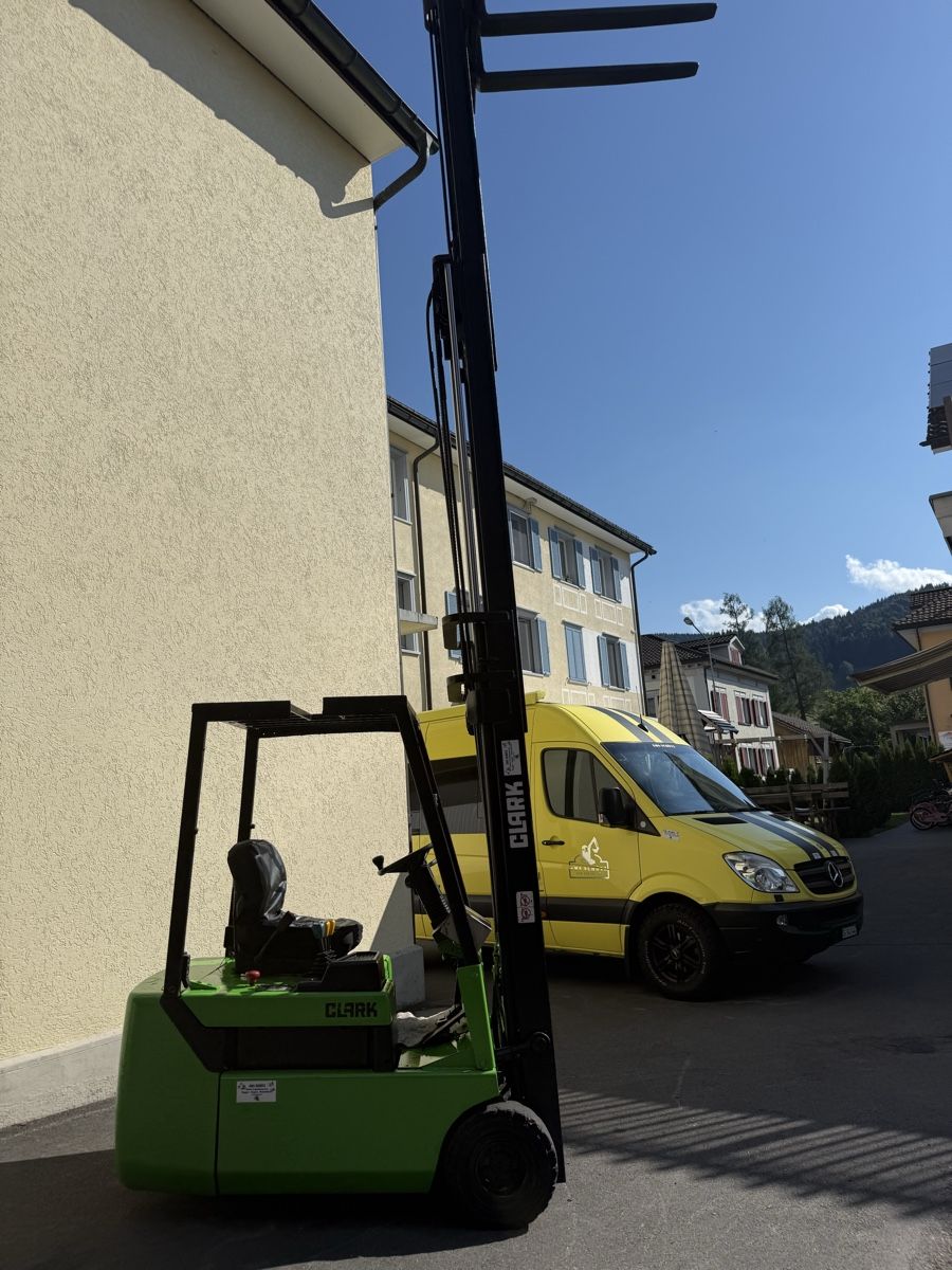 Clark Gabelstapler & Hubwagen: Stapler Gabelstapler 5.56 Meter Hubhöhe  – Gebraucht aus Ebnat-Kappel von Suizo1291 3