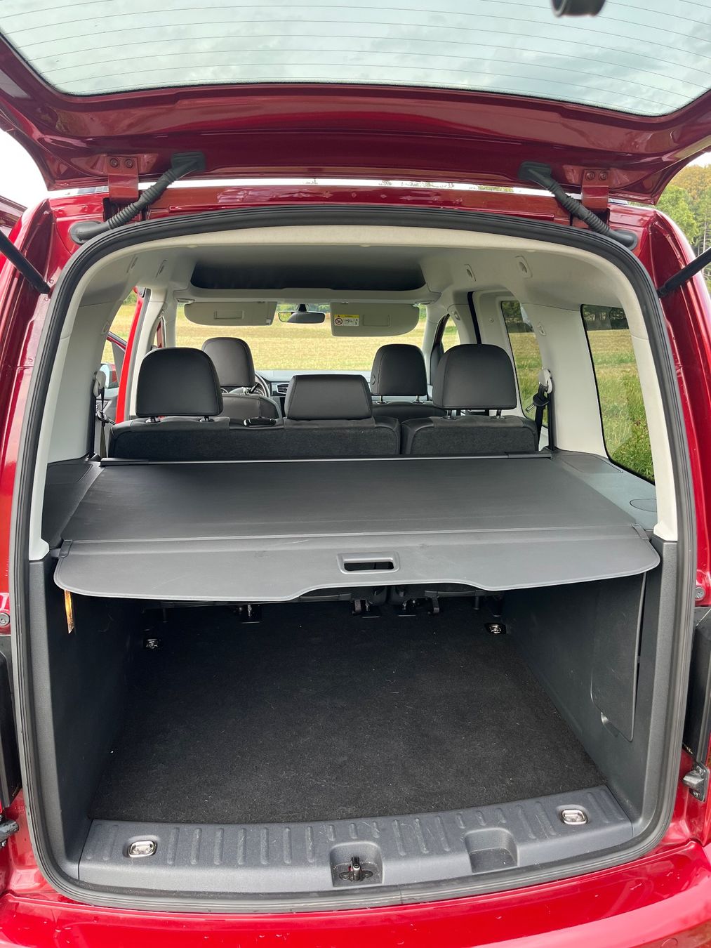 VW Autos: VW Caddy Highline 1.4 TSI – D'occasion à Nänikon par Delonghi 3