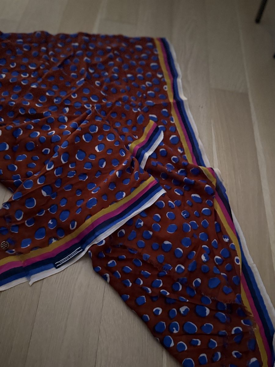 Foulards & écharpes: Tommy Hilfiger Damen Tuch Neu – Neuf (Voir description) à Zollikerberg par Atelier108