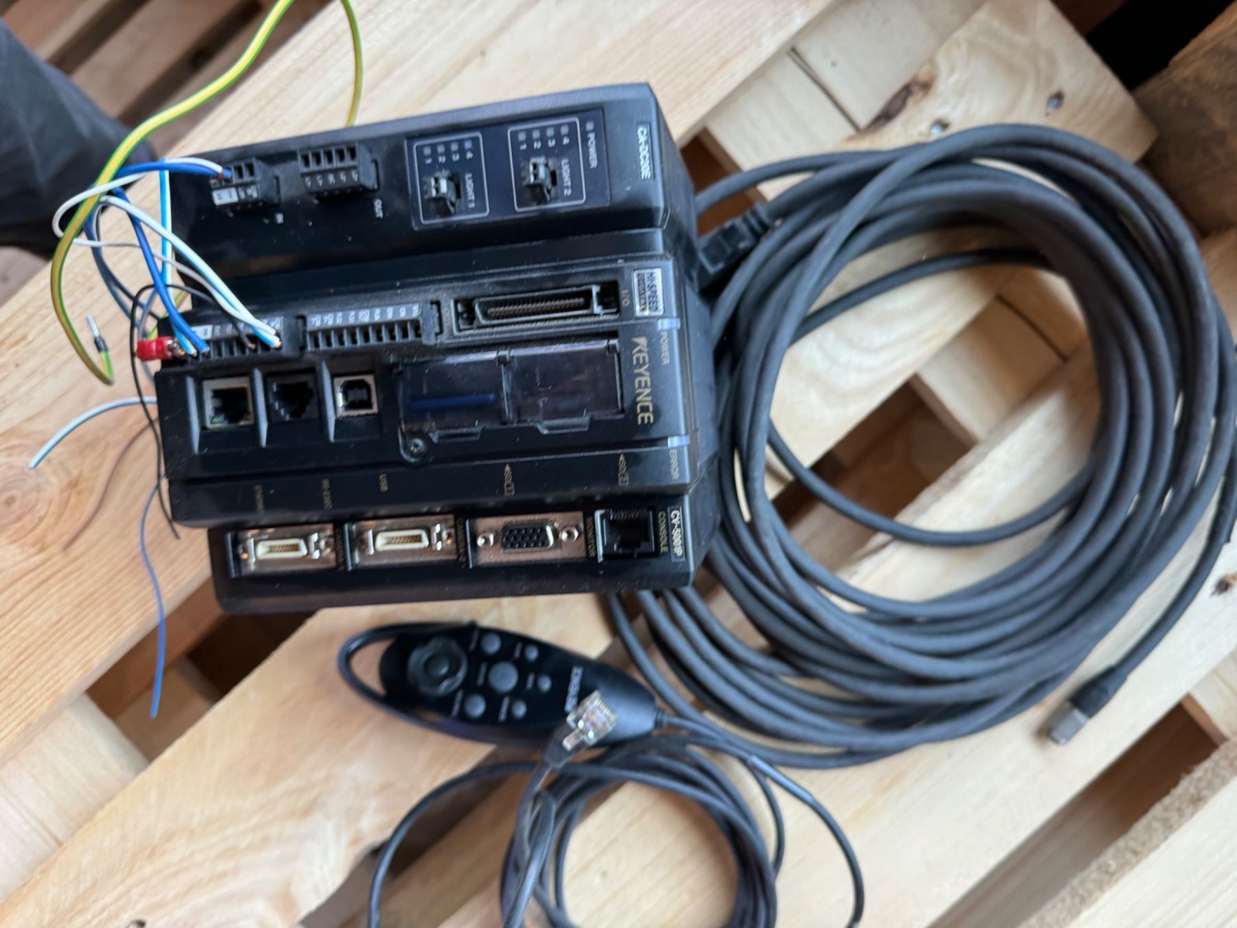 Componenti elettronici: KEYENCE HI SPEED DIGITAL  CV-5001  Machine Vision Controller – Usato da Eiken venduto da Skylight 3