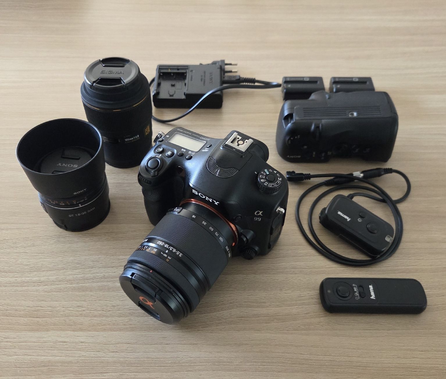 Sony Fotocamera: Sony Alpha 99 Vollformatkamera mit Zubehör – Usato da Aarburg venduto da mc.cellery