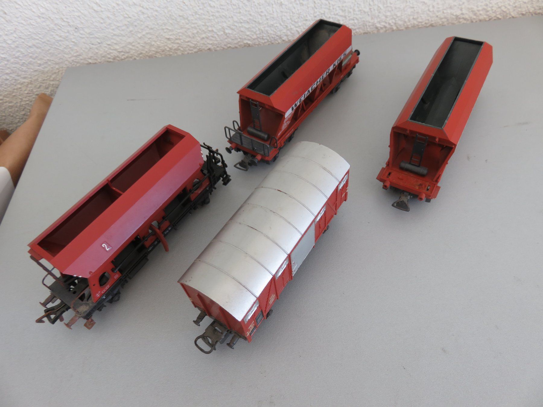 Modelleisenbahnen: 4 Modelleisenbahn Güterwagen – Gebraucht aus Lachen SZ von portofino01 1