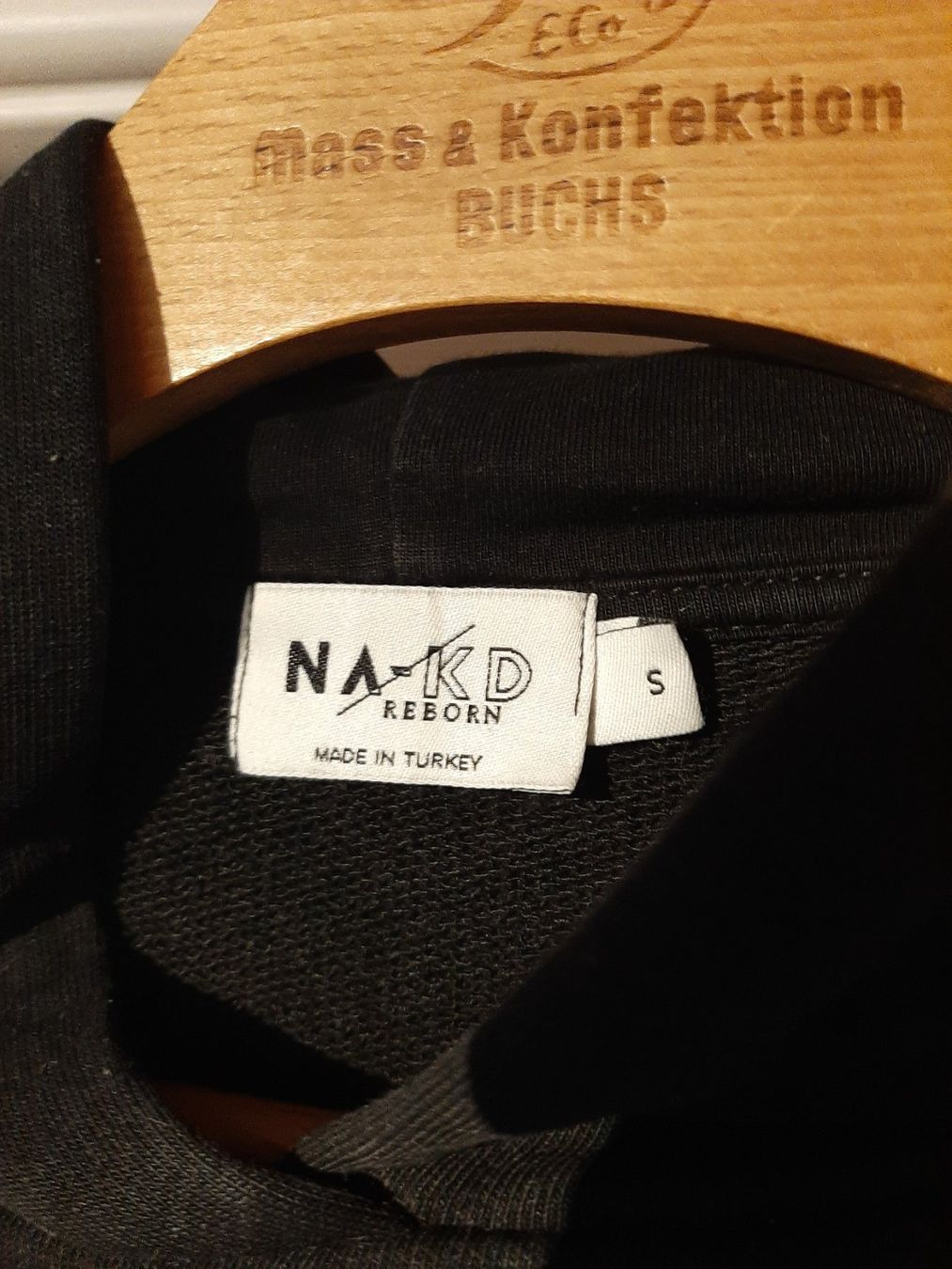 Na-kd Maglioni & Felpe: Schwarzer Hoodie in grösse S – Usato da Rheinau venduto da miriam_j 4