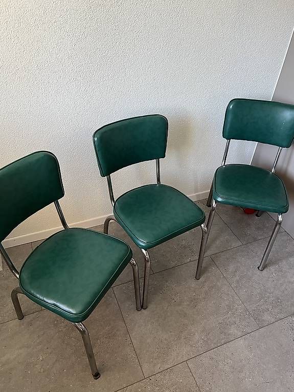 Set di tavolo e panche: American Diner Tisch mit 3 Stühlen (Originalware) – Usato da Kirchberg venduto da mausmaaaki 3