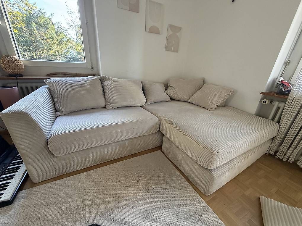Divani: Moderne Cord-Wohnlandschaft mit Kissen   – Usato da Münchenstein venduto da ron_5hmp 1