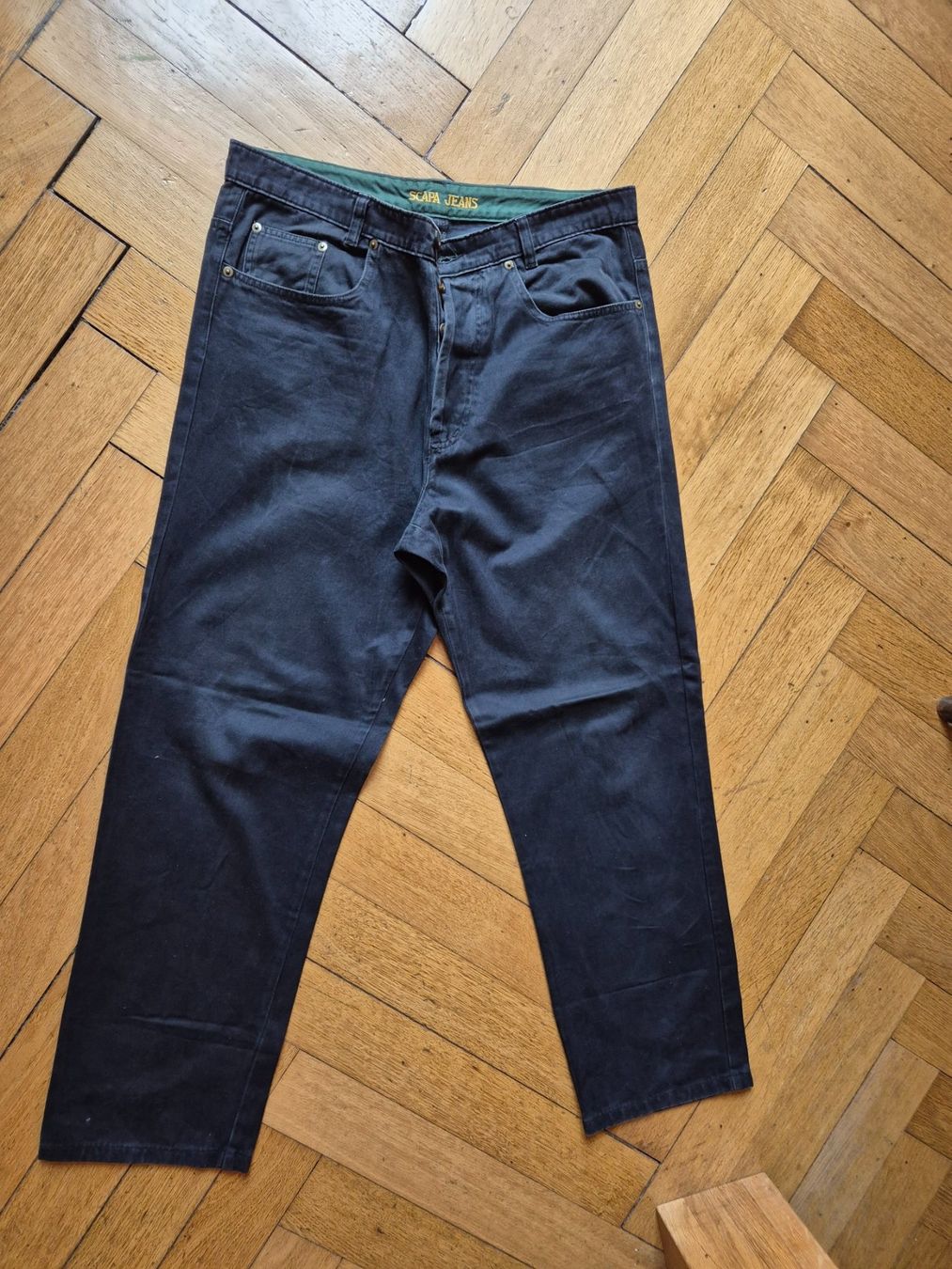 Jeans: Schwarze Jeans von Scapa Jeans 36 – Gebraucht aus Basel von Navona