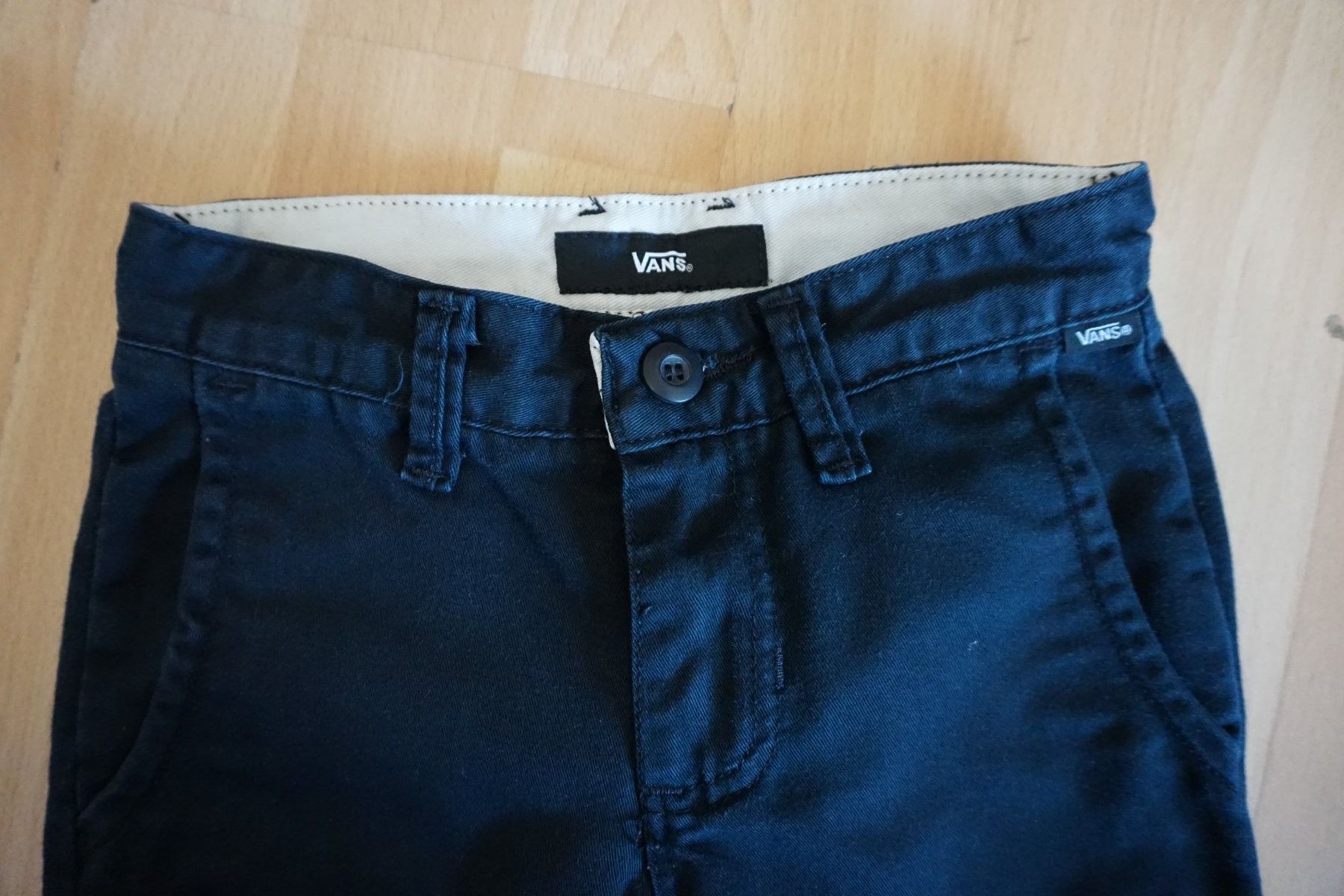 Vans Pantaloni: Vans Shorts ca. Gr.122 – Usato da Zürich venduto da einalemjena 2