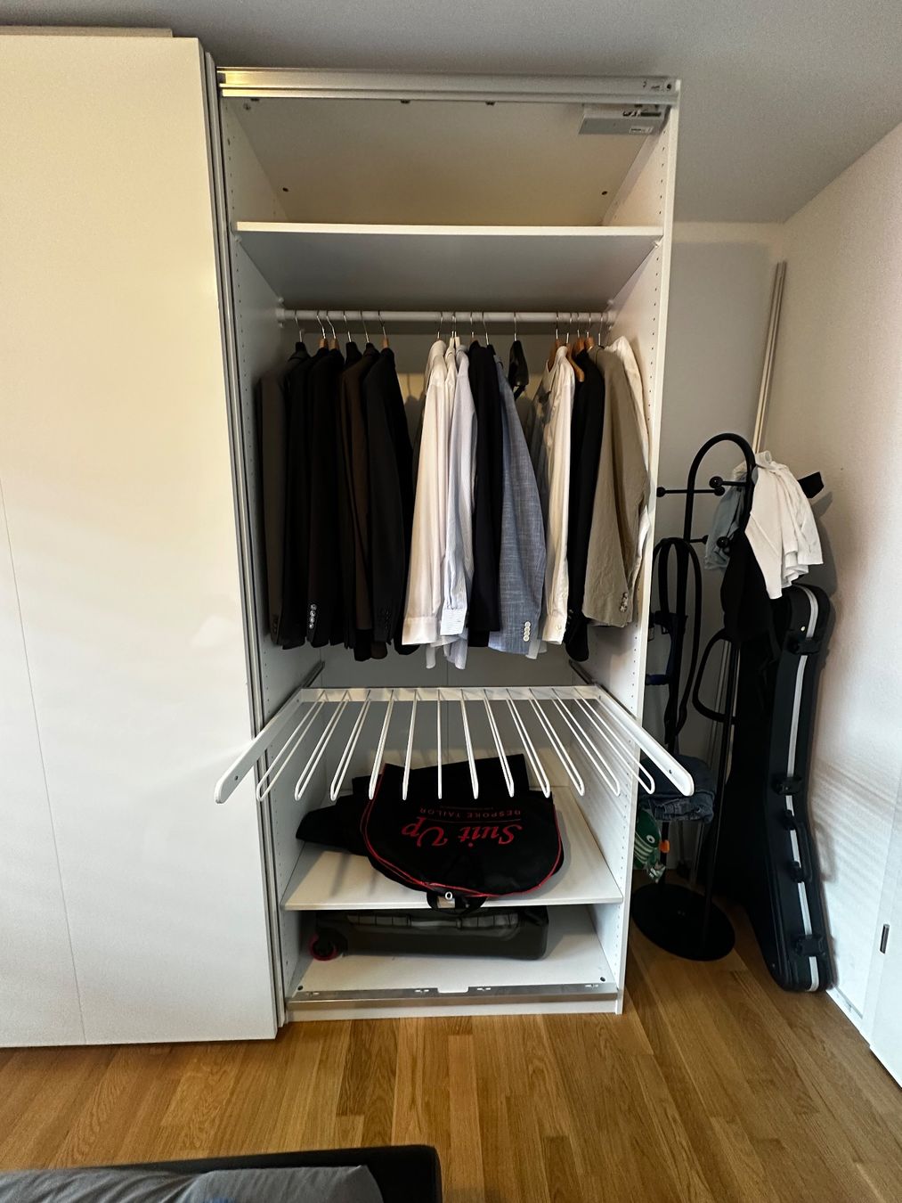 Grosser Ikea Pax Schrank mit Schiebetüren und Spiegeltür (Gebraucht) in Bern für CHF 400 – nur Abholung auf Ricardo kaufen
