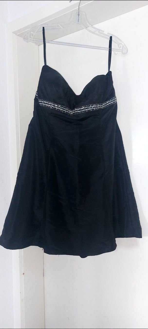 Vestiti: kleid – Nuovo (secondo la descrizione) da uster venduto da tan_vy9b 2