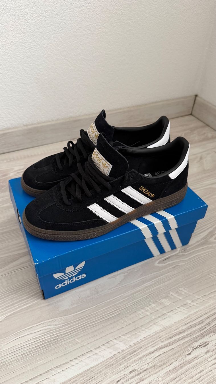 Adidas Herrenschuhe: Adidas Spezial – Neu und originalverpackt aus Court von Style_ambre