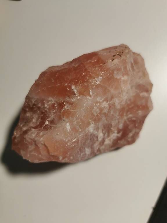 Minerali & Pietre curative: Rosenquarz Rohstein – Usato da Stansstad venduto da ramschliese 1
