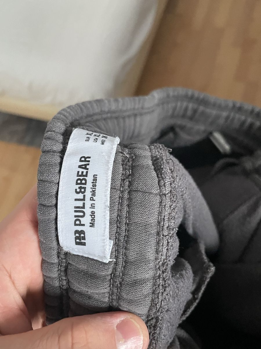 Pull&Bear Lotti di vestiti: Pull and Bear Sweatpants Paket – Usato da Münchenbuchsee venduto da nia_w9q5 1