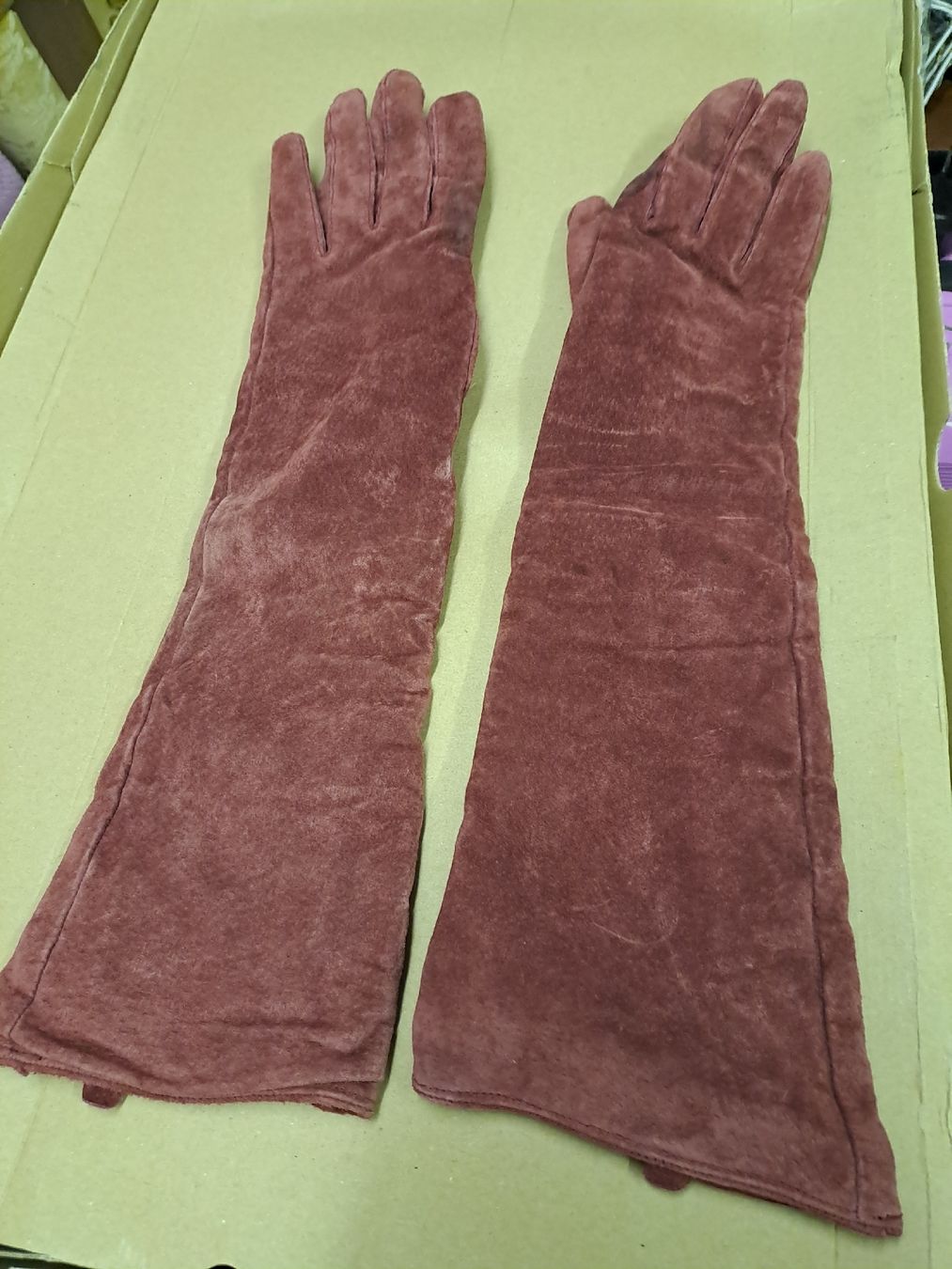 Guanti & manicotti: Elegante Wildleder Handschuhe, Grösse 7 – Usato da Zürich venduto da Schoebi19 2