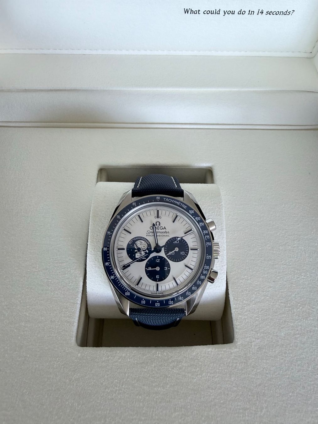Omega Montres: Omega Speedmaster Silver Snoopy Award – Neuf avec emballage d'origine à Ostermundigen par sal_8fr5