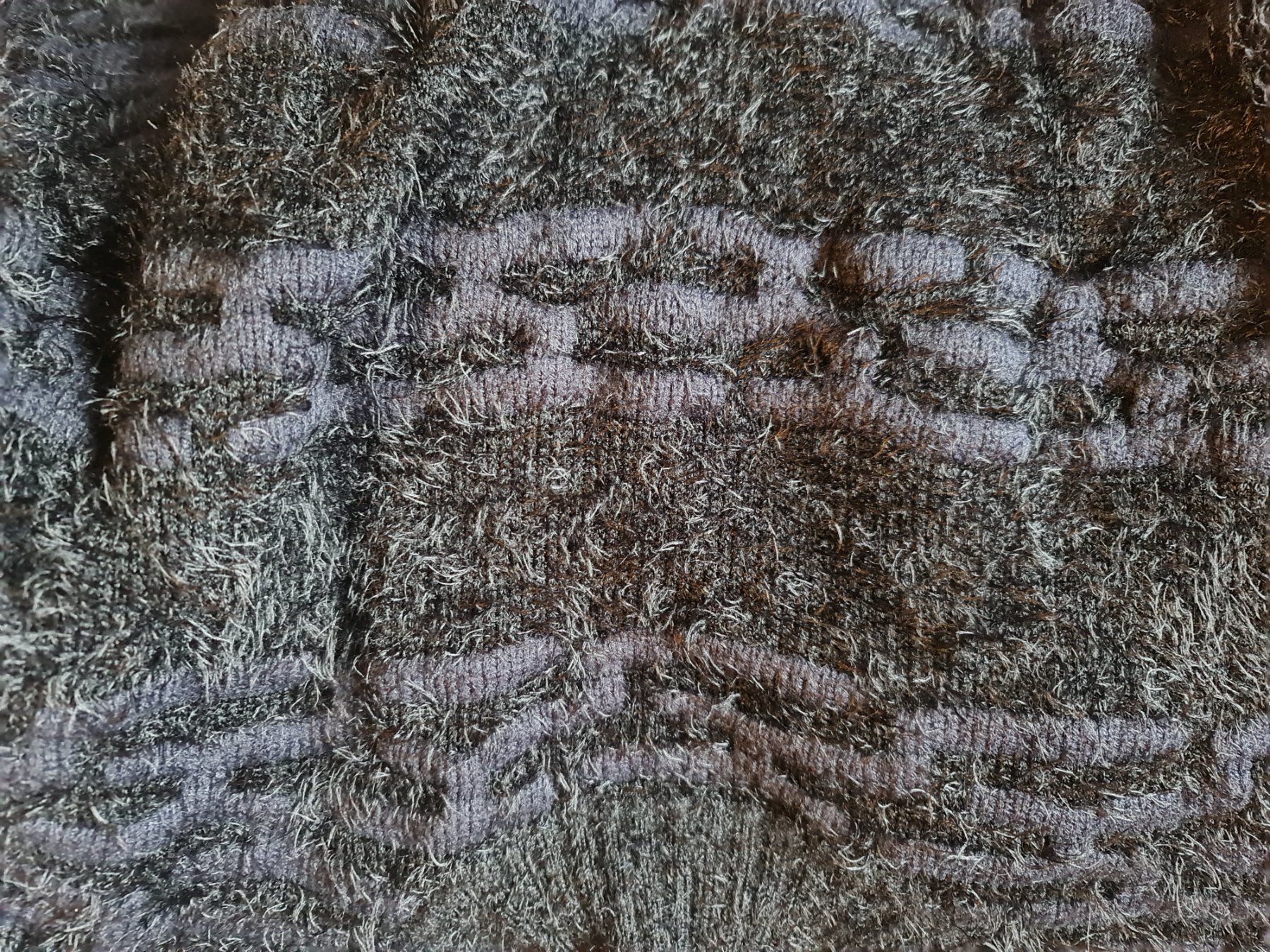Maglioni & Felpe: Flauschiger Pullover schwarz mit Struktur gebraucht – Usato da Würenlos venduto da mbe_6c7v 3