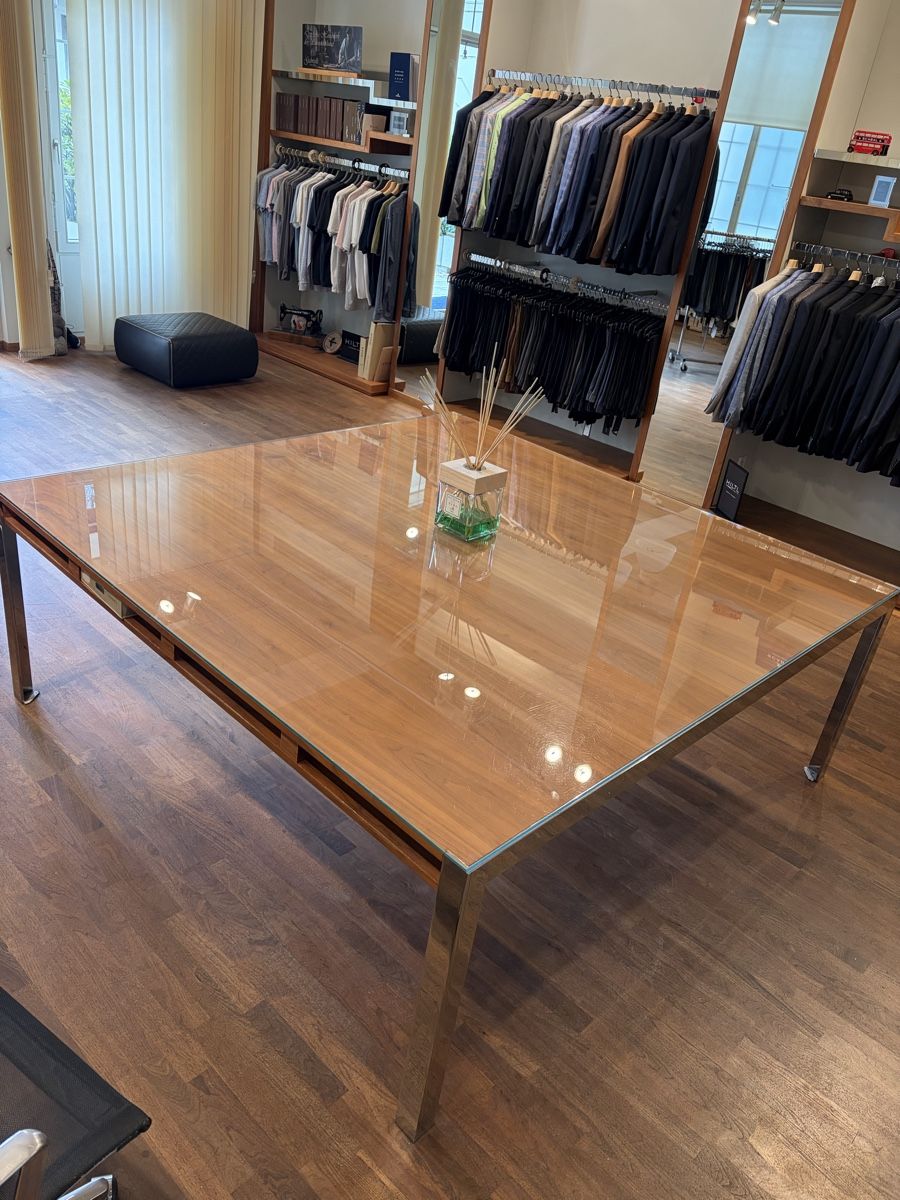 Tables: Grosser Tisch – D'occasion à Mühlehorn par Amadeostyle