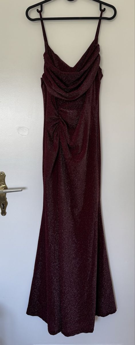 Shein Vestiti: Bordeaux Long Gown – Nuovo (secondo la descrizione) da Dübendorf venduto da maf_6tqh