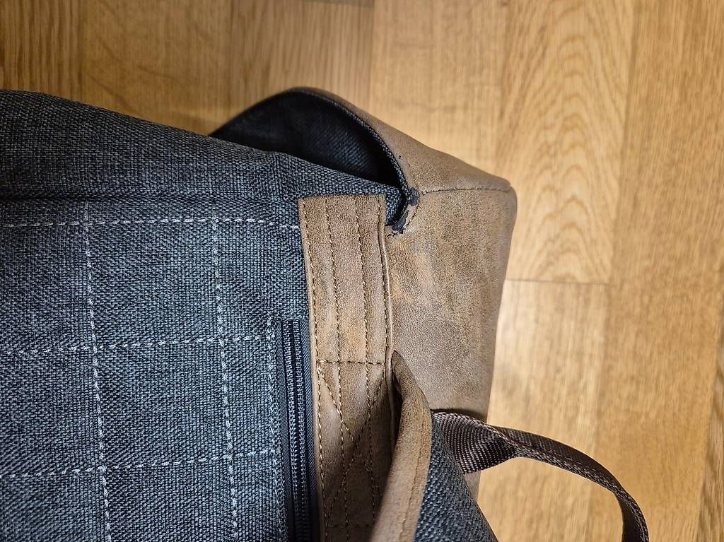 Zwei Zaini: ZWEI Rucksack OLLI grau/braun – Usato da Niederrohrdorf venduto da sm_f 1