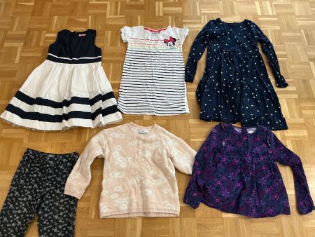 Lot de 13 vêtements fille taille 8 ans en très bon état