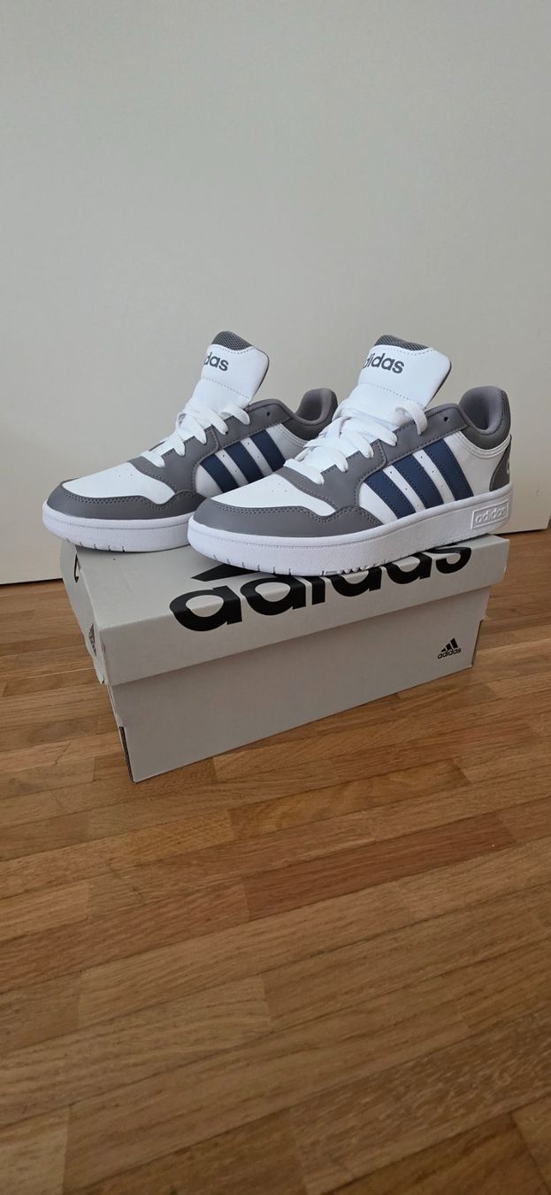 Scarpe da uomo: Adidas Hoops 3.0 Low Sneakers – Nuovo (secondo la descrizione) da Däniken SO venduto da johnny152