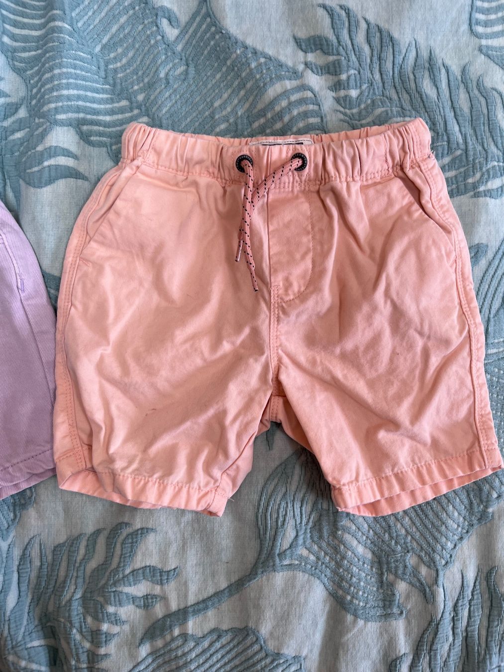 Hosen: 2 x Shorts, Größe 98 – Gebraucht aus Umiken von deb_57xk 1