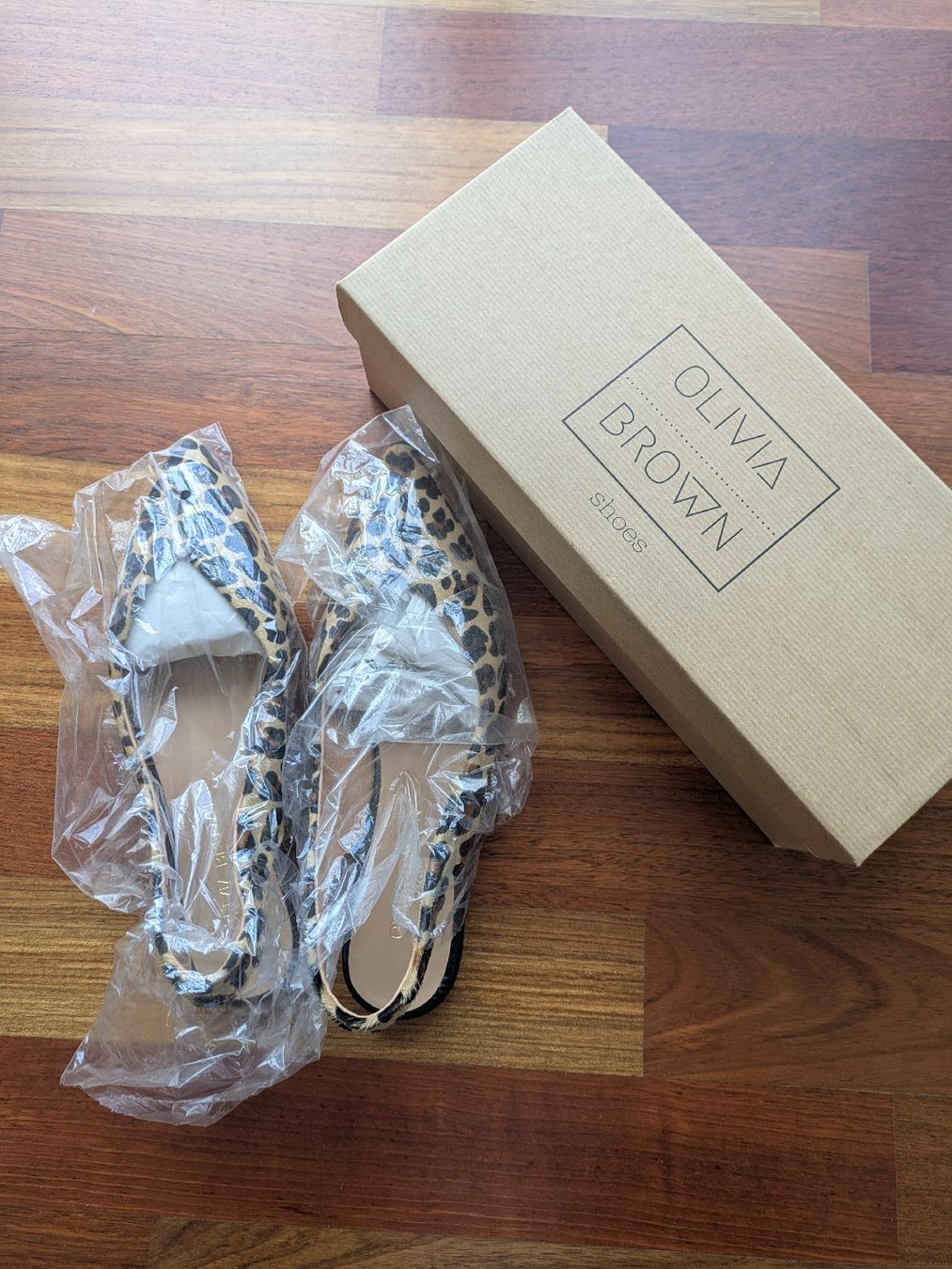 Scarpe da donna: Olivia Brown Leopard Slingbacks EU 38 New in Box – Nuovo (secondo la descrizione) da Zürich venduto da Cindy_c 1