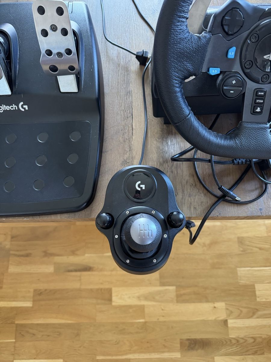 Logitech Manettes: Lenkrad Logitech g29 mit Schalter – D'occasion à Berlingen par spi_6b8m 1