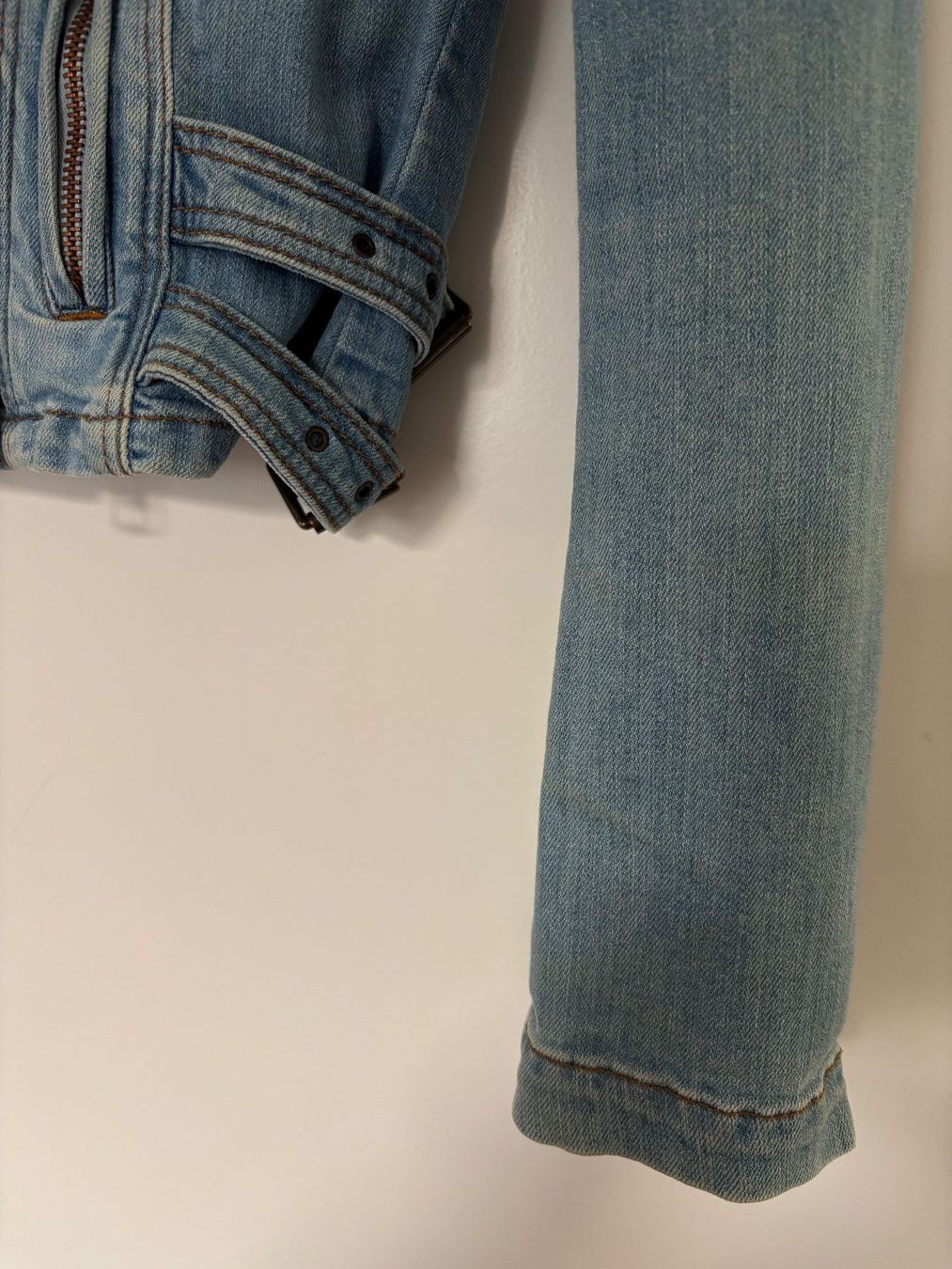 Burberry Jacken: BURBERRY  eelastische Bikerjacke 34, hellblau – Gebraucht aus Herrliberg von mayfi 4